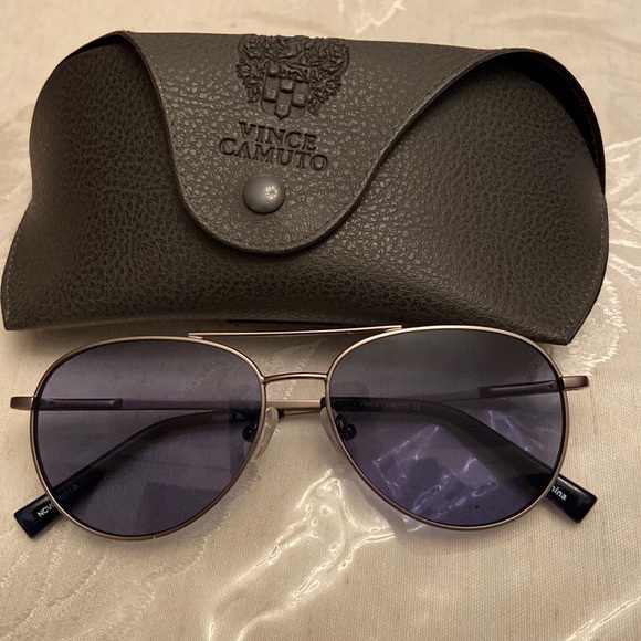 Vince Camuto - Picture 2 of 6